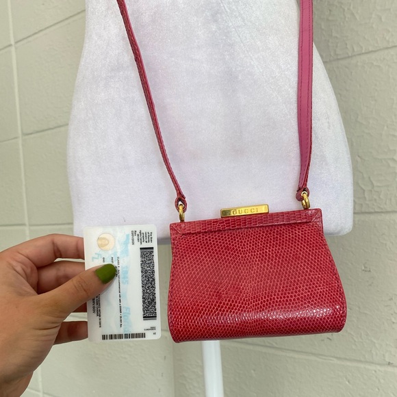 Ultra rare vintage 90s Gucci by Tom Ford hot pink Lizard extra mini crossbodybag - Picture 12 of 16